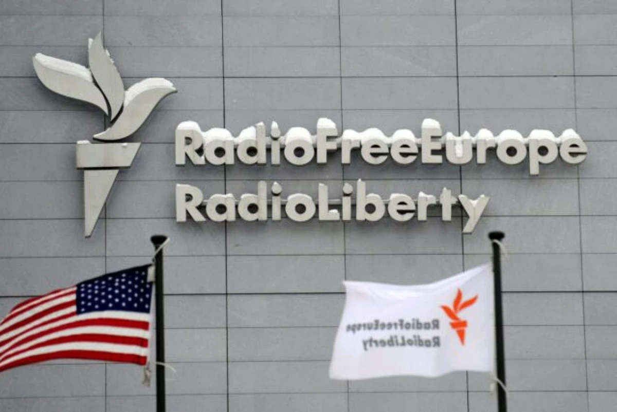 Vengrııadaǵy Radio Free Europe qyzmeti qarjylandyrý qysqarýyna baılanysty jumysyn toqtatty