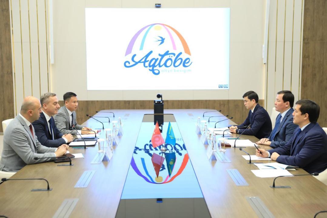 Coca-Cola Qazaqstandaǵy tórtinshi zaýytyn Aqtóbede salatyn boldy