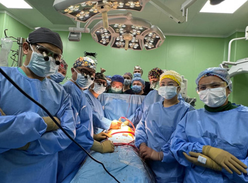 Almatydaǵy Kardıologııa ortalyǵynda alǵashqy júrek aýystyrý operasııasy jasaldy