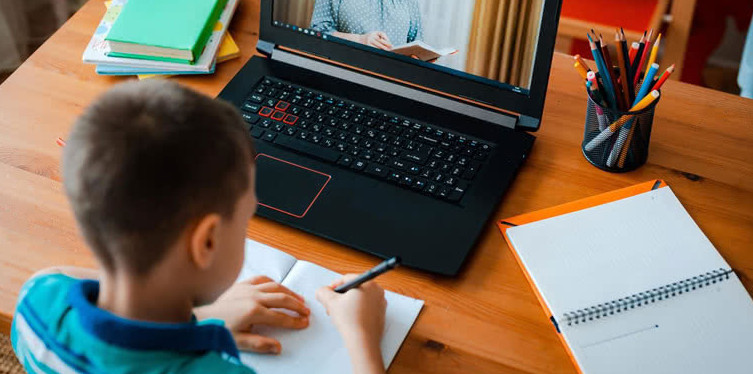 Mektep oqýshylary qashyqtan oqýǵa aýystyryldy