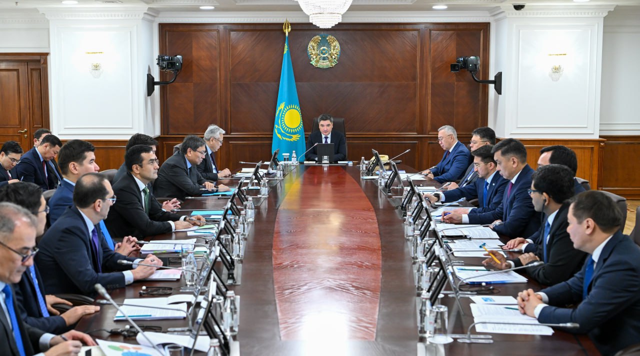 Úkimettiń halyqaralyq qarjy uıymdarymen ózara is-qımyly jańa deńgeıge kóterildi