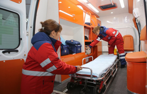 Úkimette jedel járdem qyzmetkerleriniń jalaqysyn kóterý máselesi pysyqtalyp jatyr