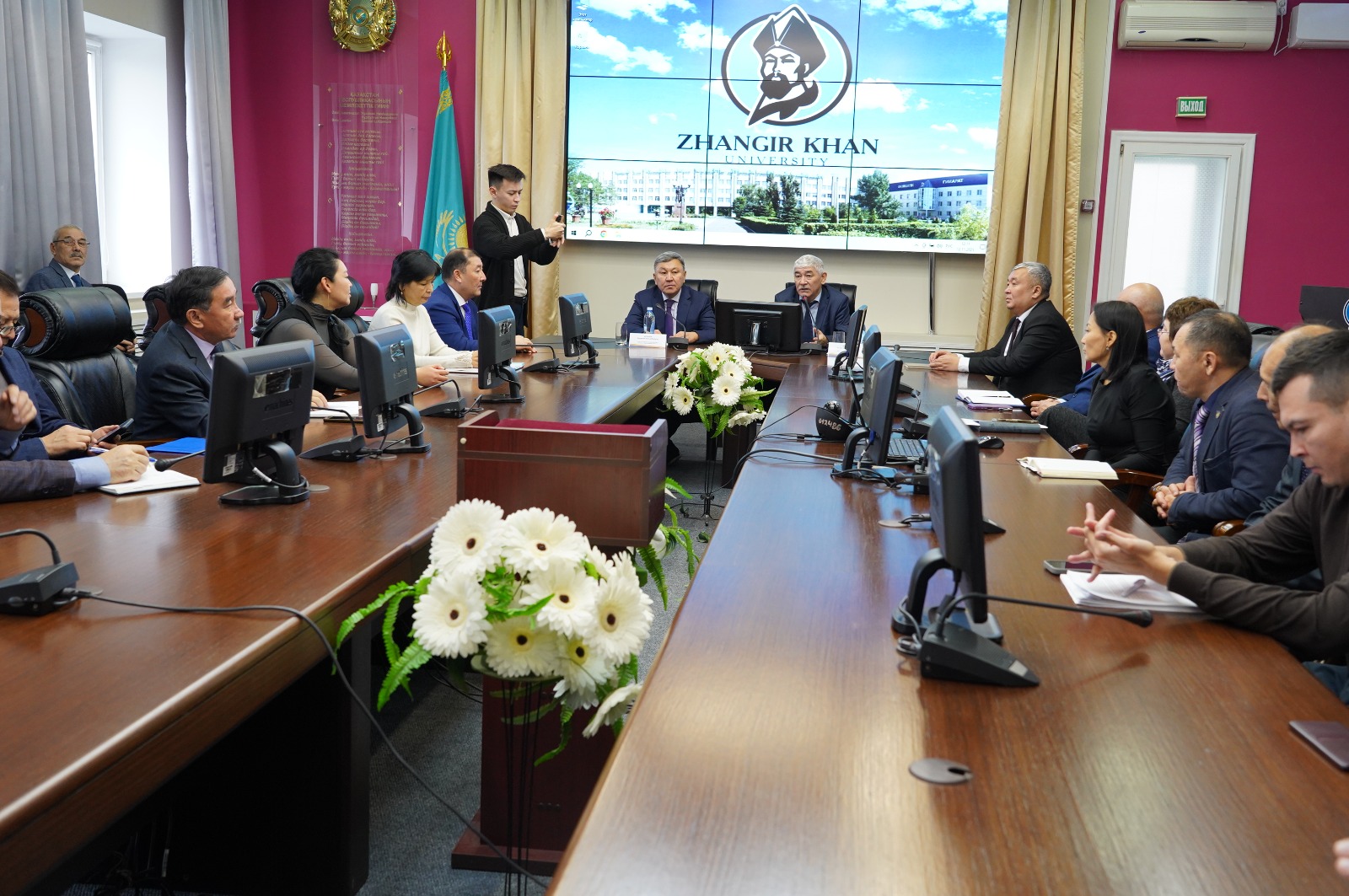 Oraldyq ǵalymdardyń tyń jobalary