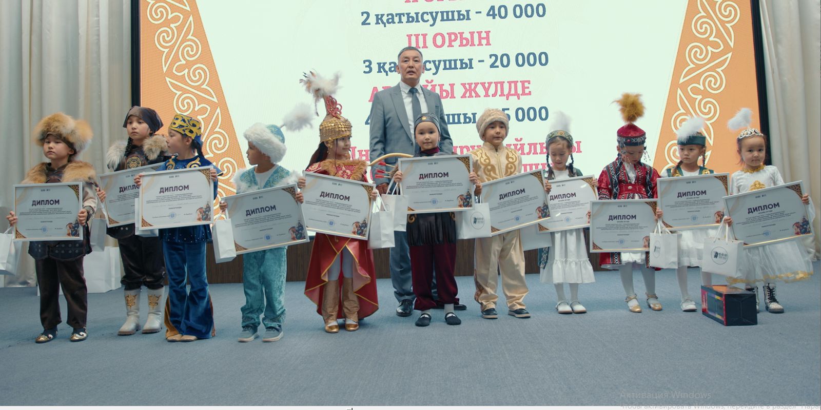 Batyrlar jyryn tolǵady