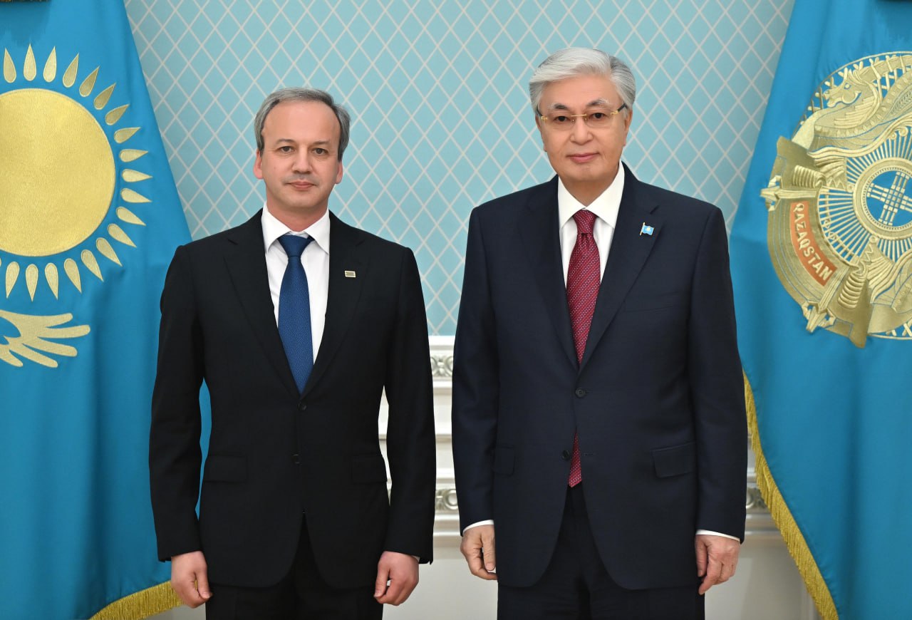 Qasym-Jomart Toqaev Halyqaralyq shahmat federasııasynyń prezıdenti Arkadıı Dvorkovıchti qabyldady