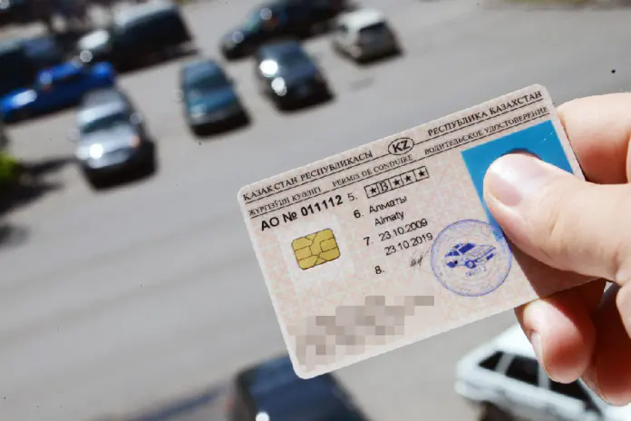 Elimizde kólikti tirkeý men júrgizýshi kýáligin alý tártibi ózgerdi: Júrgizýshiler neni bilýi kerek?