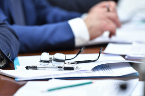 Prezıdent aýyl ákimderiniń ókilettikterin kúsheıtýdi tapsyrdy