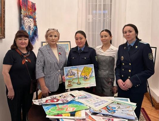 «Zań jáne tártip balanyń kózimen». Qalalyq sýret baıqaýynyń jeńimpazdary anyqtaldy