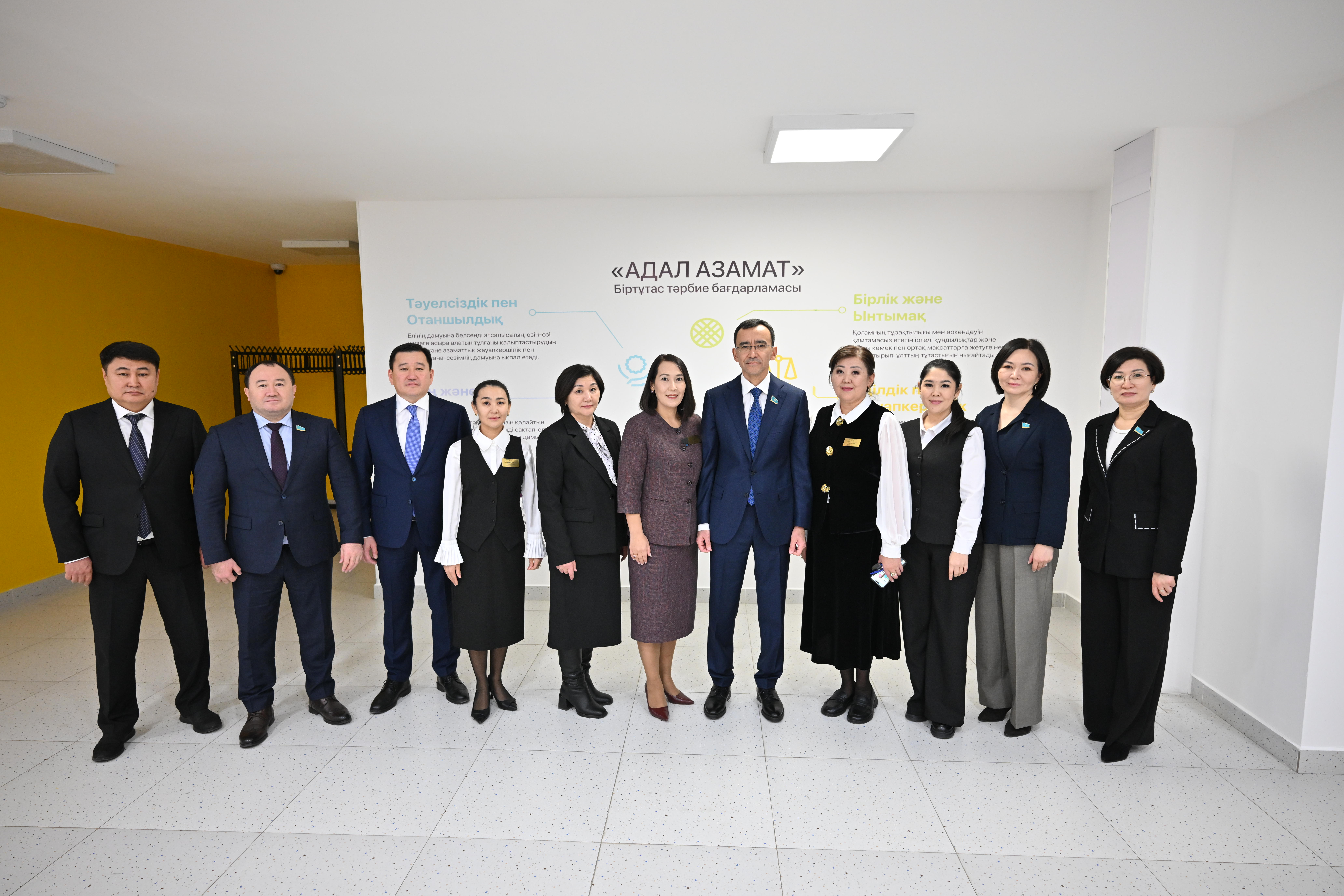 Bilim sapasy qandaı? Senatorlar Prezıdent tapsyrmalarynyń oryndalý barysymen tanysty