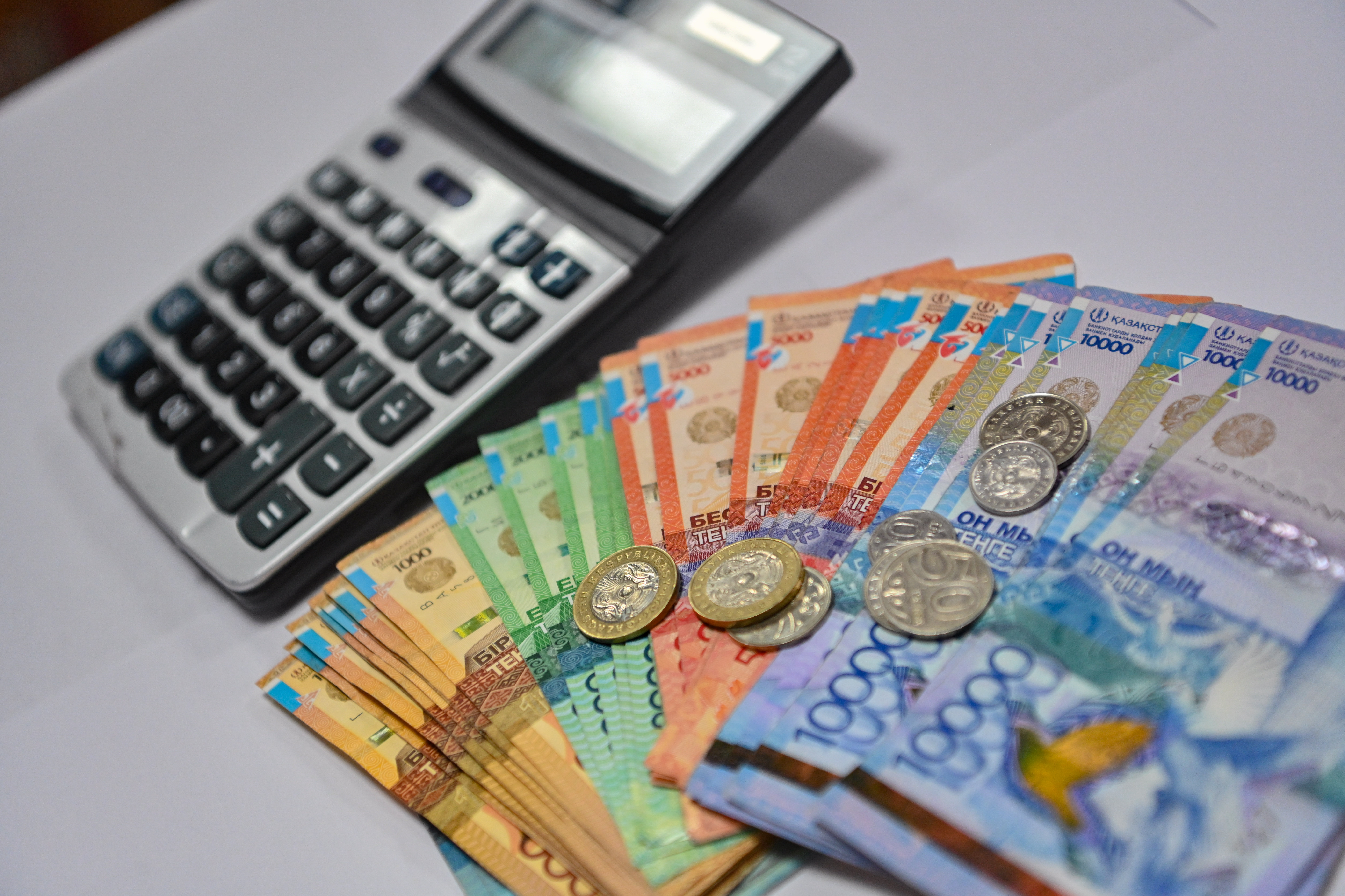 Astanada qurylys kompanııasynyń qyzmetkerleri  7,9 mlrd teńge jymqyrǵan