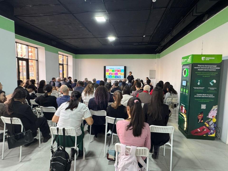 Qoǵamdy damytýdyń tyń múmkindikteri talqylandy