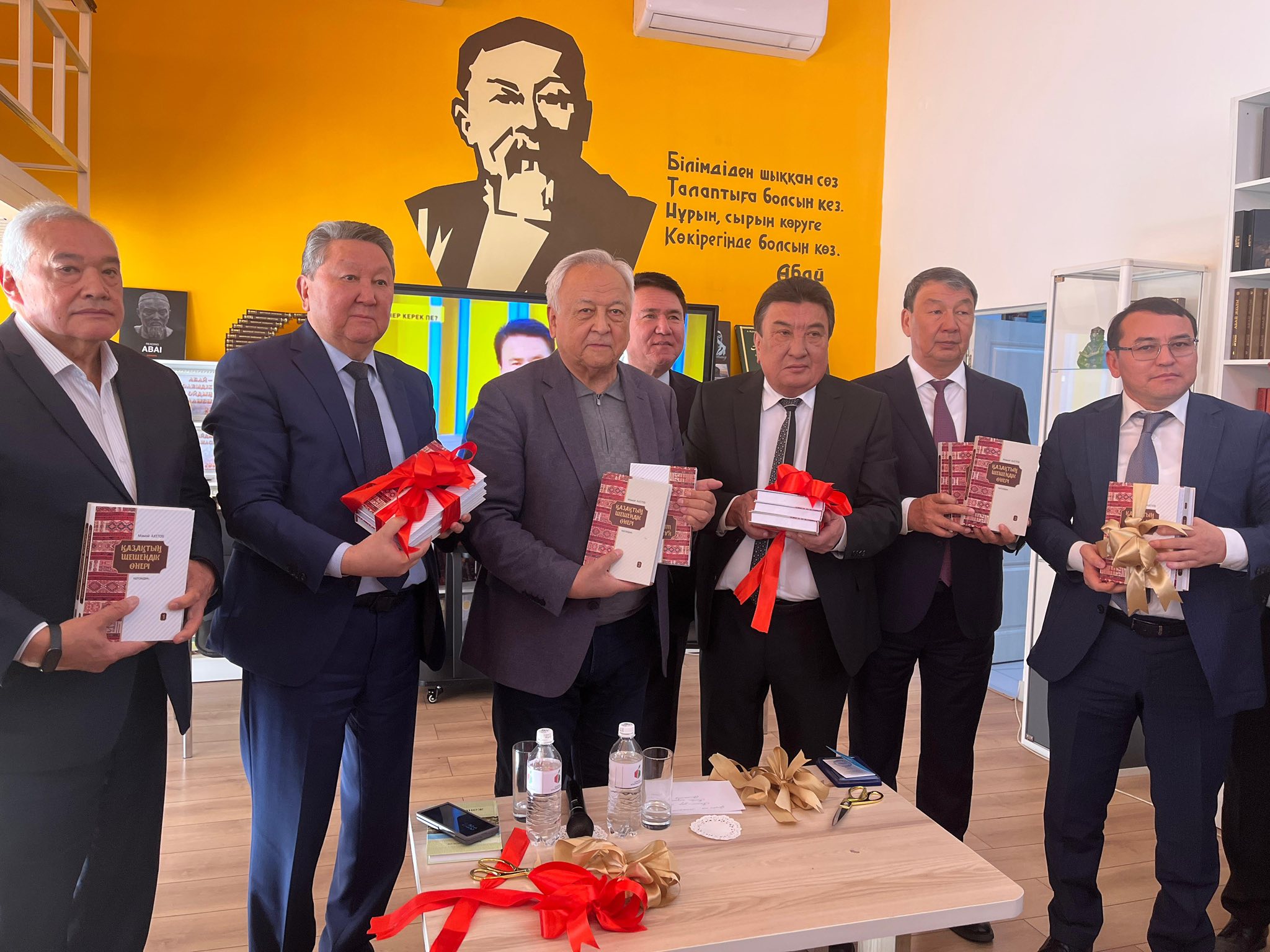 «Qazaqtyń sheshendik óneri» kitabynyń tusaýy kesildi