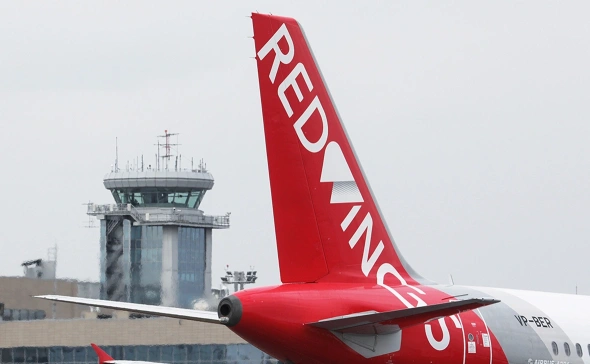 Máskeýden Phýketke ushqan ushaqtyń qozǵaltqyshynan órt shyqty