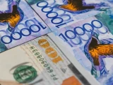 Dollar baǵasy 500 teńgeden tómenge quldyrady