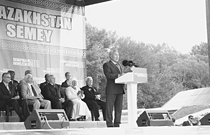 Elbasy kitaphanasyna –  Semeı óńiriniń syıy