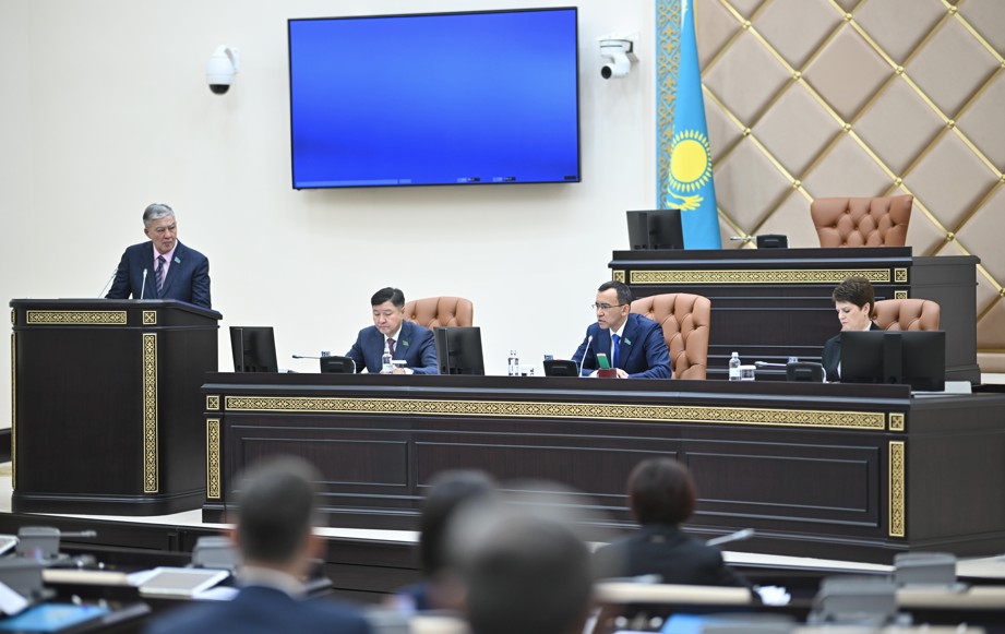 Senat eki mańyzdy zańdy maquldady