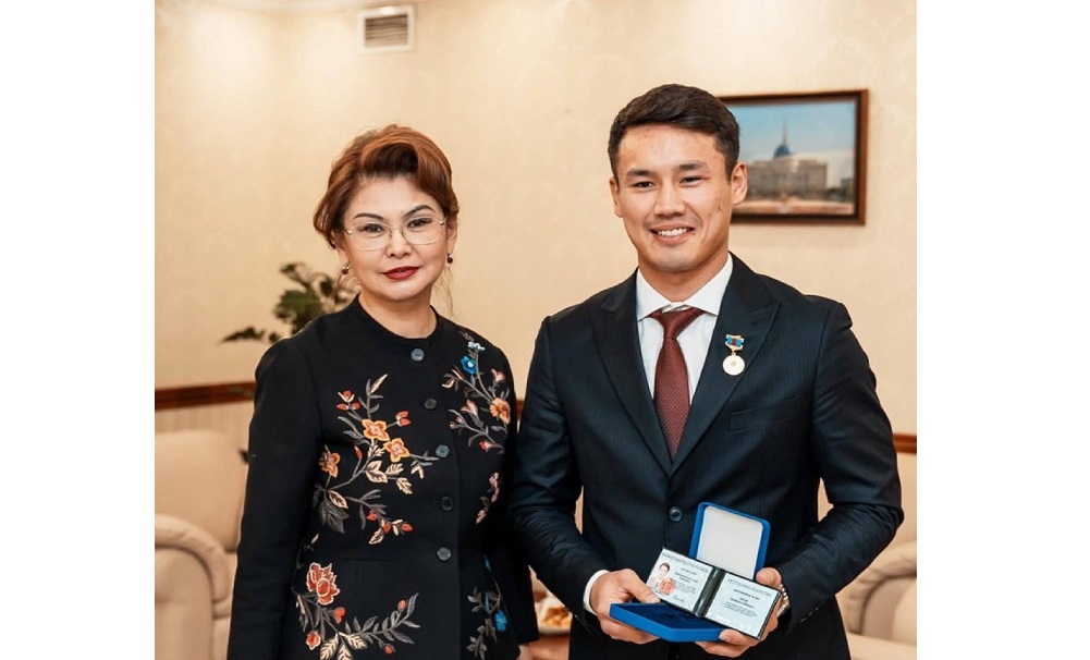 Erkebulan Toqtar «Qazaqstannyń eńbek sińirgen qaıratkeri» atandy