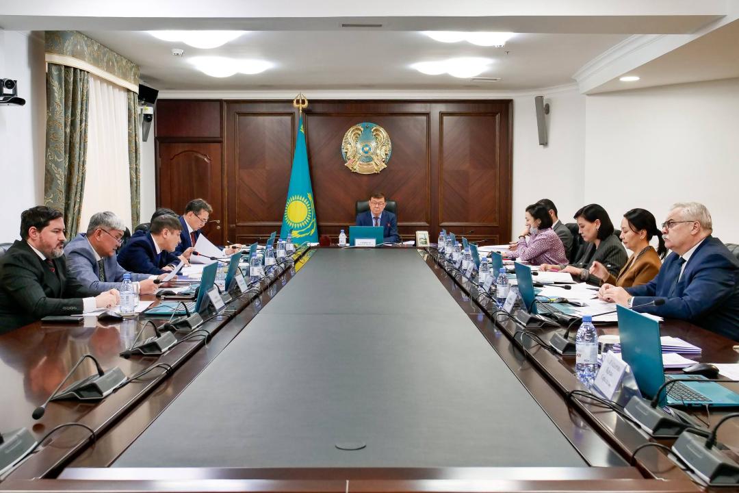 Zańdy óreskel buzǵan 4 sýdıa tártiptik jaýapkershilikke tartyldy