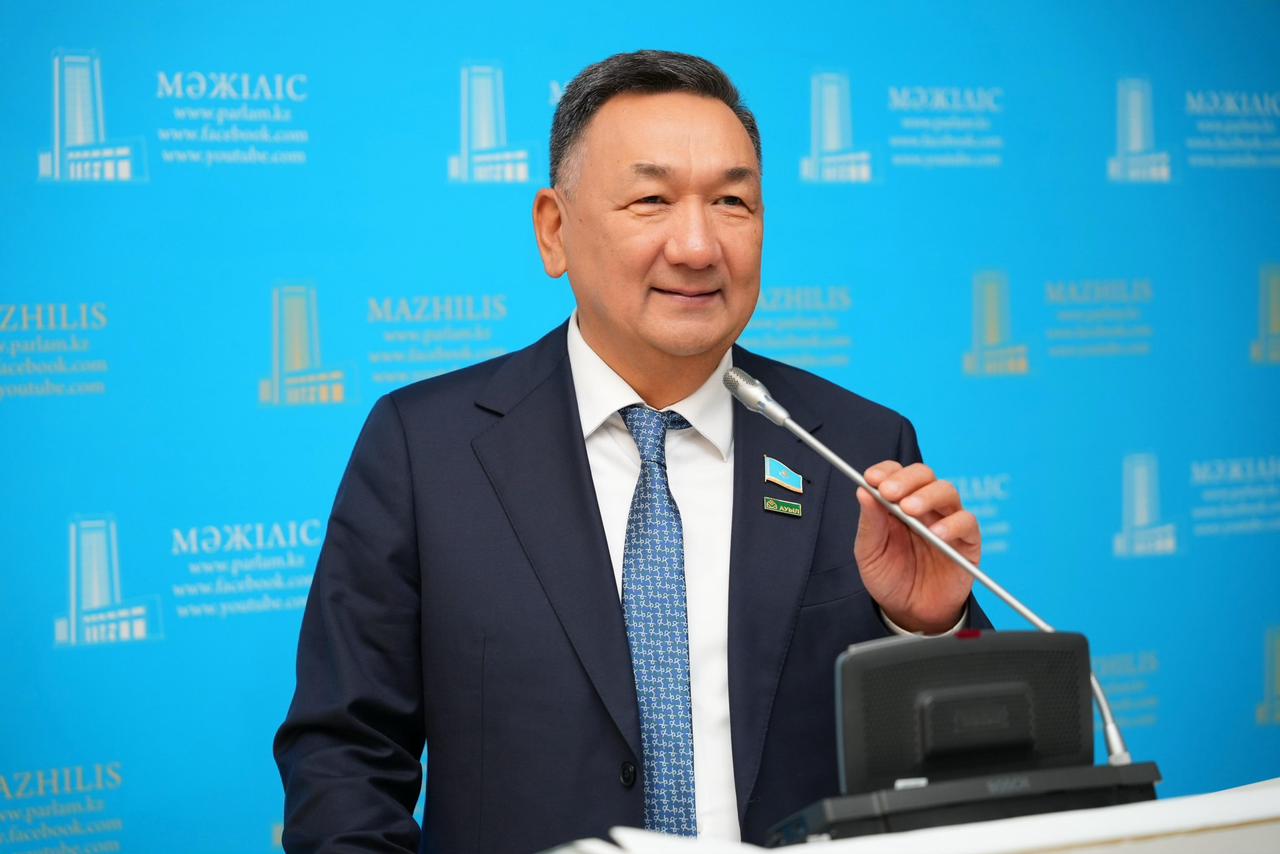 Serik Egizbaev: Aýyldardy damytý buryn-sońdy bolmaǵan deńgeıge kóterildi