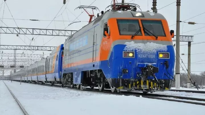 Qazaqstanda jańa jyl qarsańynda qosymsha poıyzdar qatynaıdy