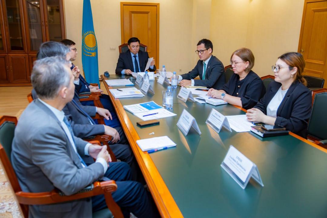 Ekonomıkalyq turaqtylyq pen ınflıasııany tómendetý máseleleri talqylandy