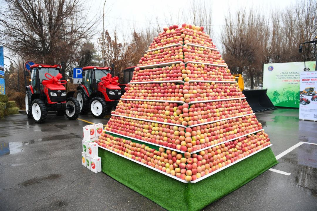 Aýylsharýashylyq eńbekkerlerine qurmet kórsetildi