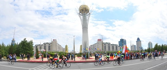 Astananyń altyn alqasy: «Báıterek»