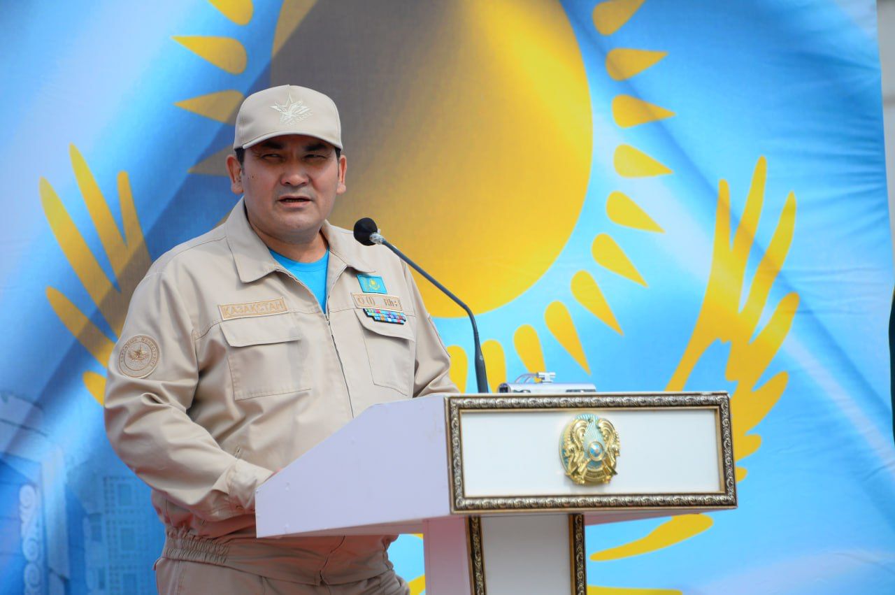 Arman Ásenov: Sarbaz besaspap bolýy kerek