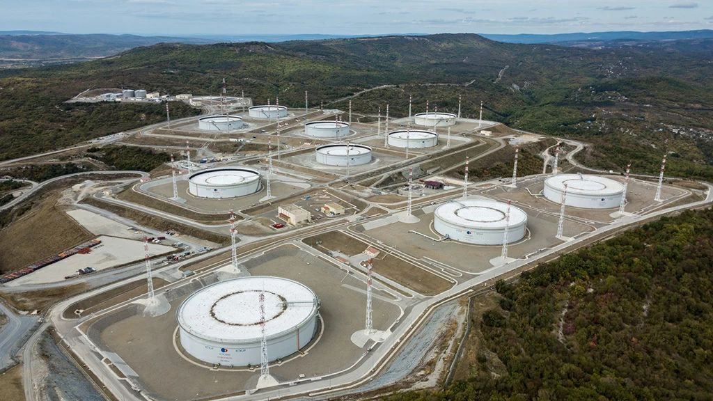 Qazaqstanǵa alyp munaı saqtaý qoımasy qajet pe?