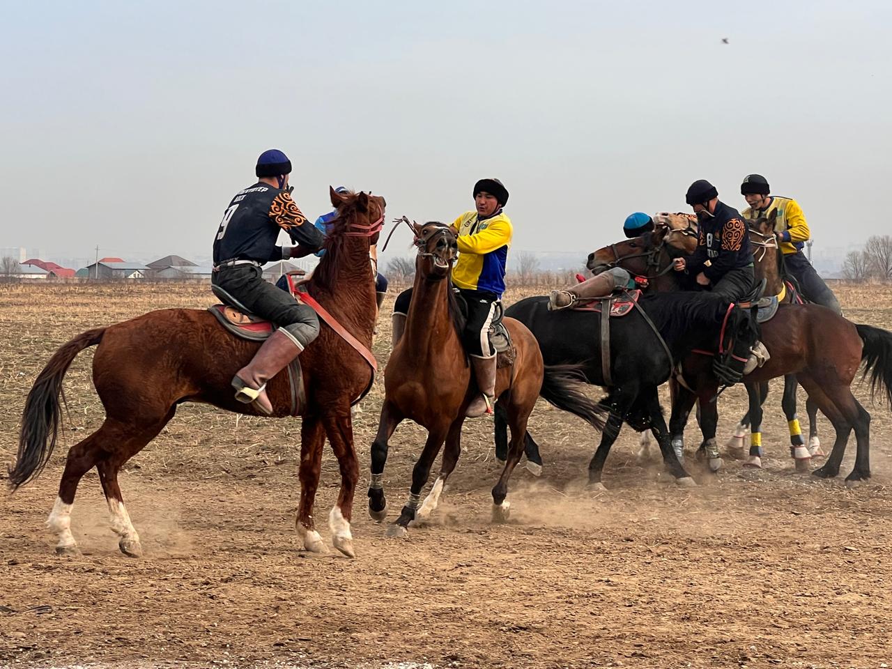 Qarasaı aýdanynda tartysty kókpar ótti