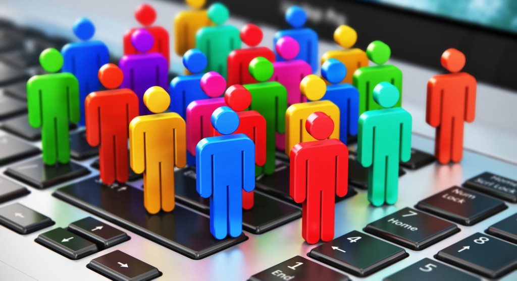 Mektepter, otbasy qaýipsizdigi jáne sıfrlandyrý: adamdar shyn máninde qandaı ózgeristerdi sezinip jatyr