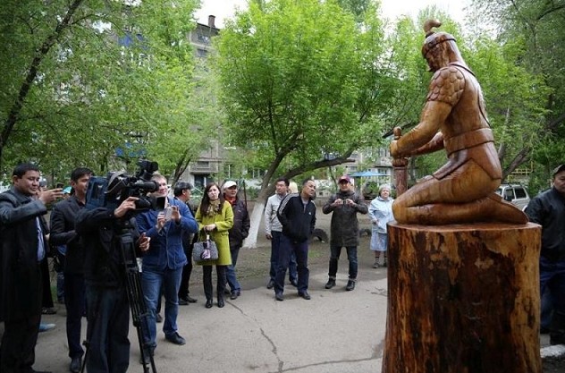 Oralda Qazaq handyǵynyń 550 jyldyǵyna erekshe syılyq daıyndaldy