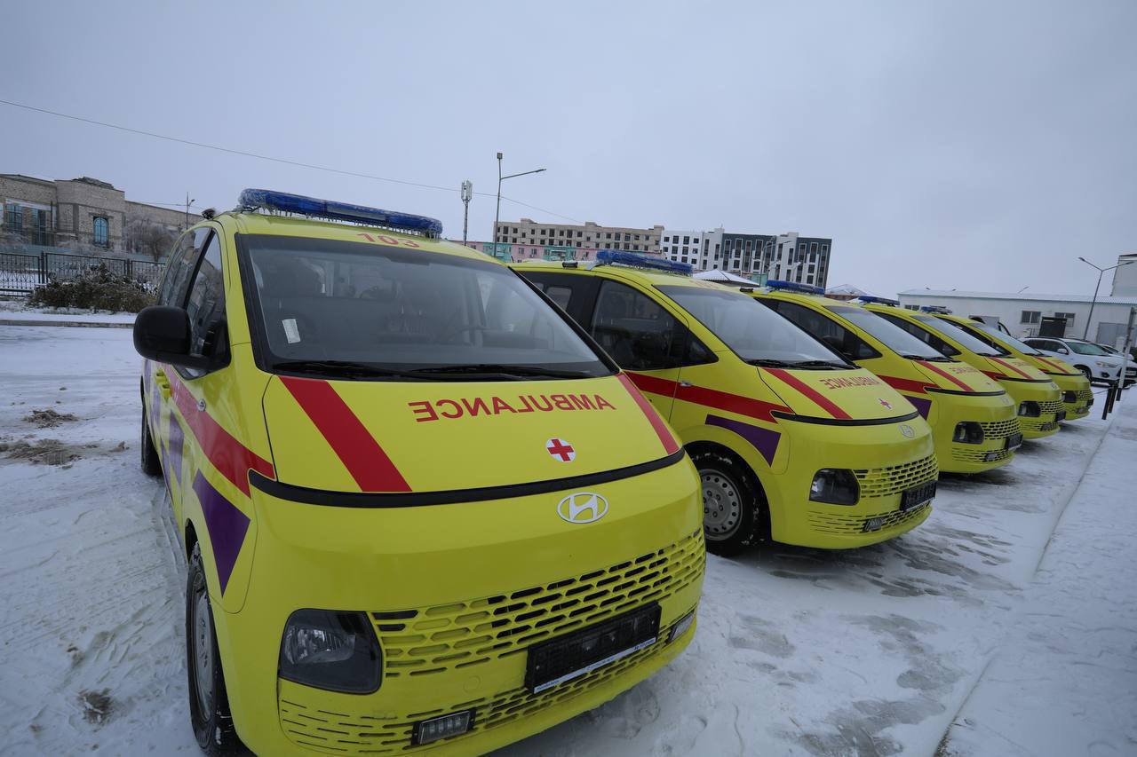 Jańaózendegi birqatar áleýmettik nysandarǵa kólik kiltteri tapsyryldy 