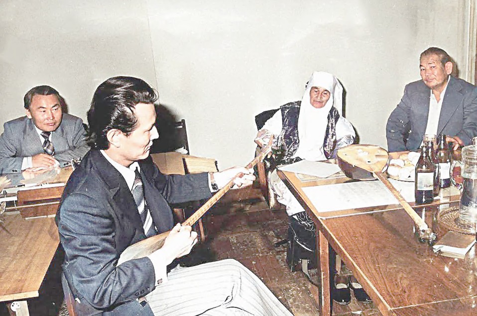 Aqqyzdyń amanatyn arqalaǵan