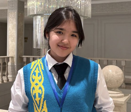 On tildi meńgergen oqýshy