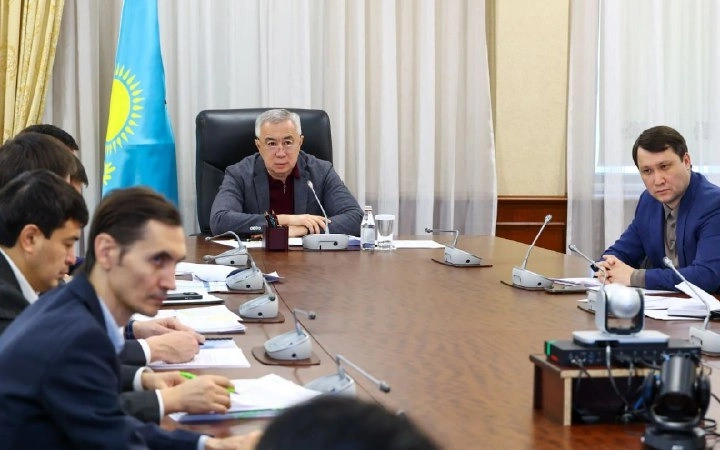 Úkimette azyq-túlik baǵacyn turaqtandyrý máselesi qaraldy