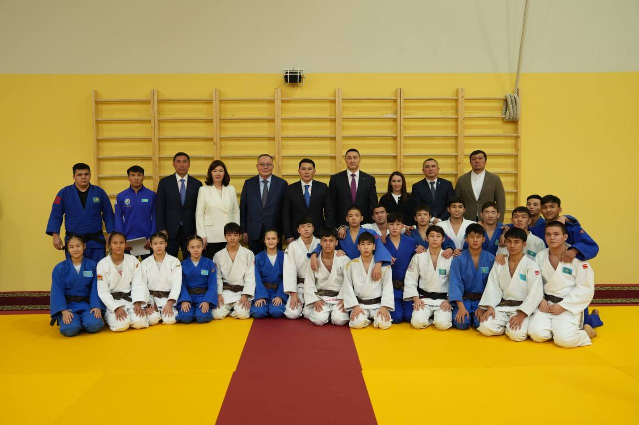 Astanada mektep ishinen alǵashqy mamandandyrylǵan dzıýdo zaly ashyldy