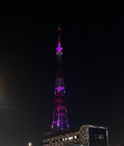 Táýelsizdik kúnine oraı Almatydaǵy telemunara jańa kelbetke endi