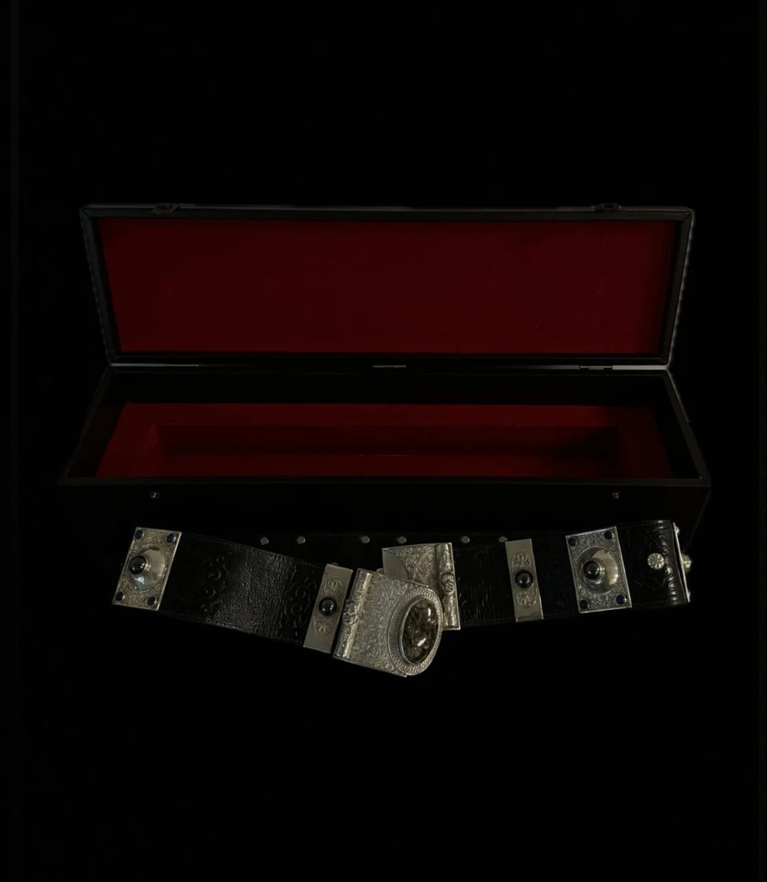 Qazaqstandyq olıgarhtardyń áshekeıleri aýksıonǵa shyǵaryldy