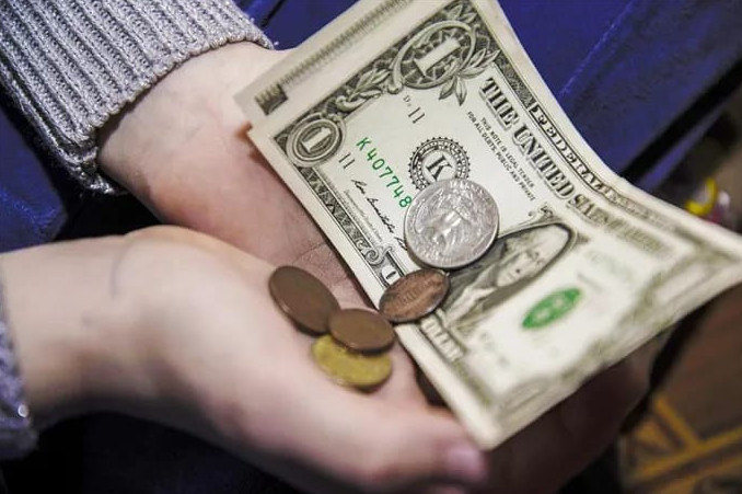 Jurtty qorqytyp, aqsha bopsalaǵan