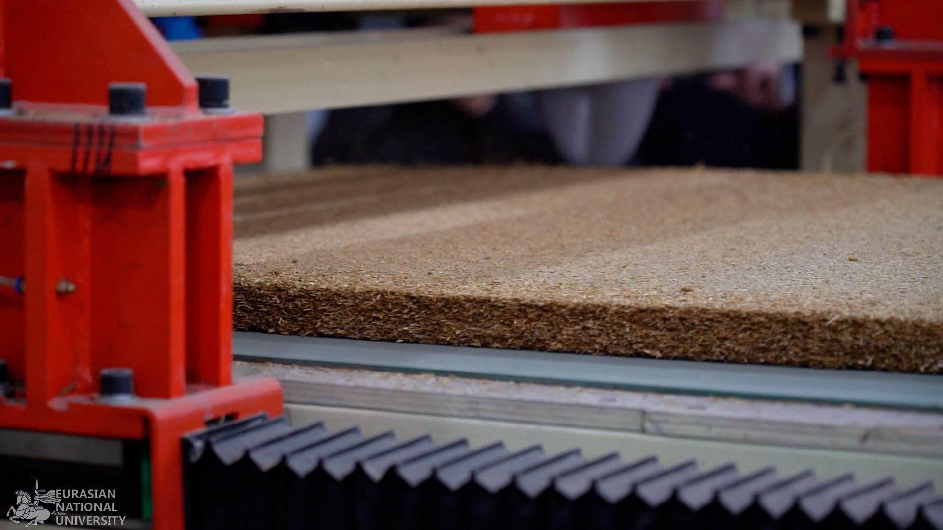 Qazaqstanda sabannan ekopanel shyǵaratyn alǵashqy tájirıbelik óndiris ashyldy