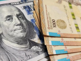 Qazaqstandaǵy aıyrbastaý pýnktterinde dollar qanshadan saýdalanyp jatyr?