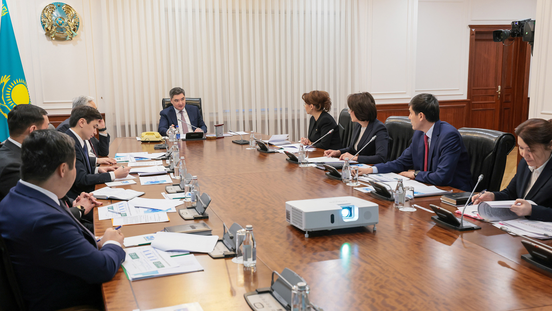 Densaýlyq saqtaý salasyn sıfrlandyrý jáne qarjylyq tártip máselesi boıynsha keńes ótti