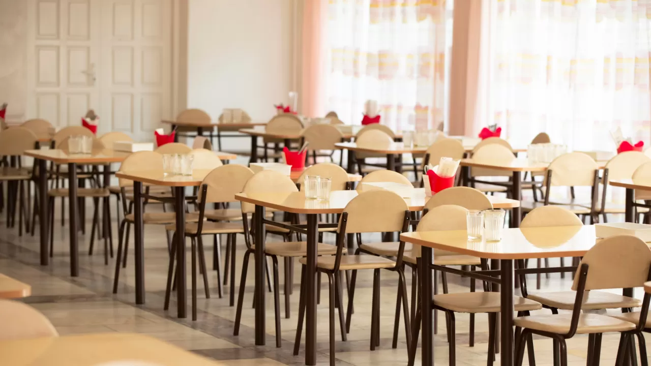 Mektep mázirine jylqy eti engiziledi