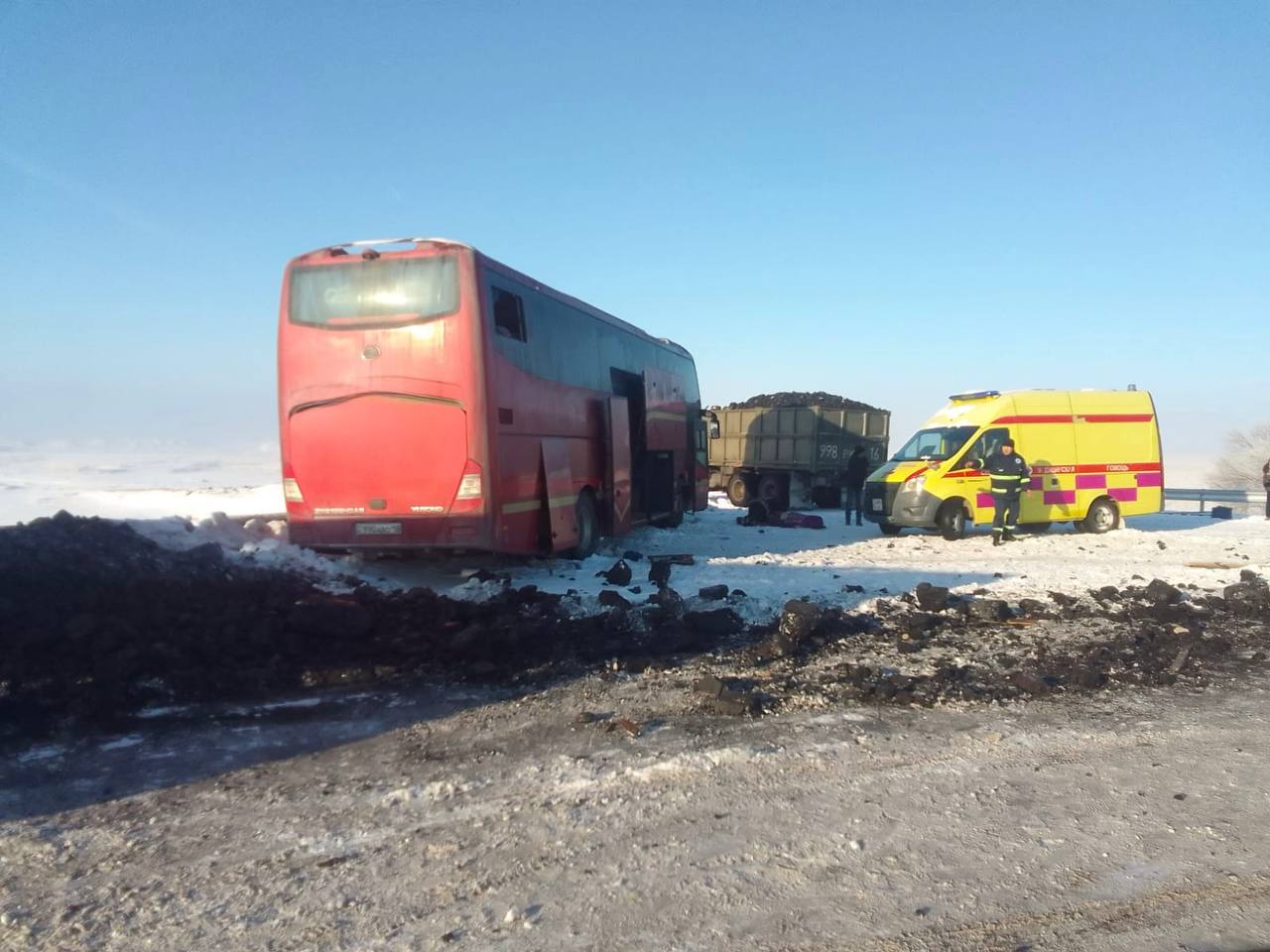 Almaty – О́skemen tasjolynda avtobýs pen júk kóligi soqtyǵysyp, bir adam qaza tapty