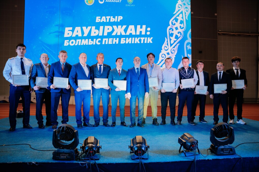 Oralda Baýyrjan Momyshulyna arnalǵan patrıottyq forým ótti