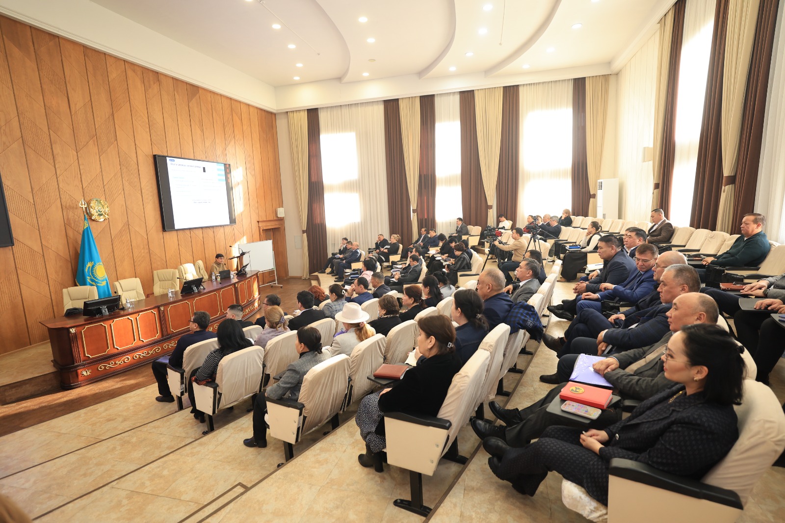 Áýezov atyndaǵy Ońtústik Qazaqstan ýnıversıteti jasandy ıntellekt negizinde transformasııalaýdy bastady