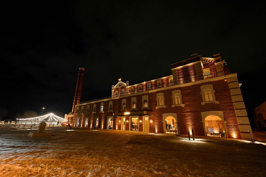 Semeıde erekshe keshen ashyldy