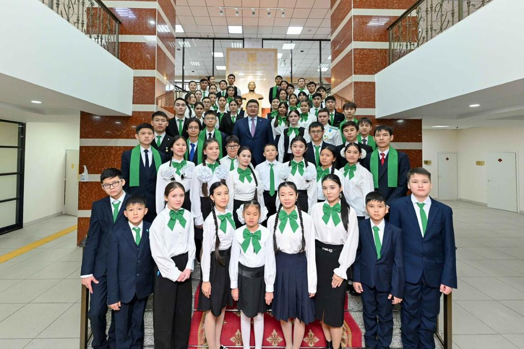 Berik Ýálı halyqaralyq olımpıada júldegerlerine stıpendııa taǵaıyndady