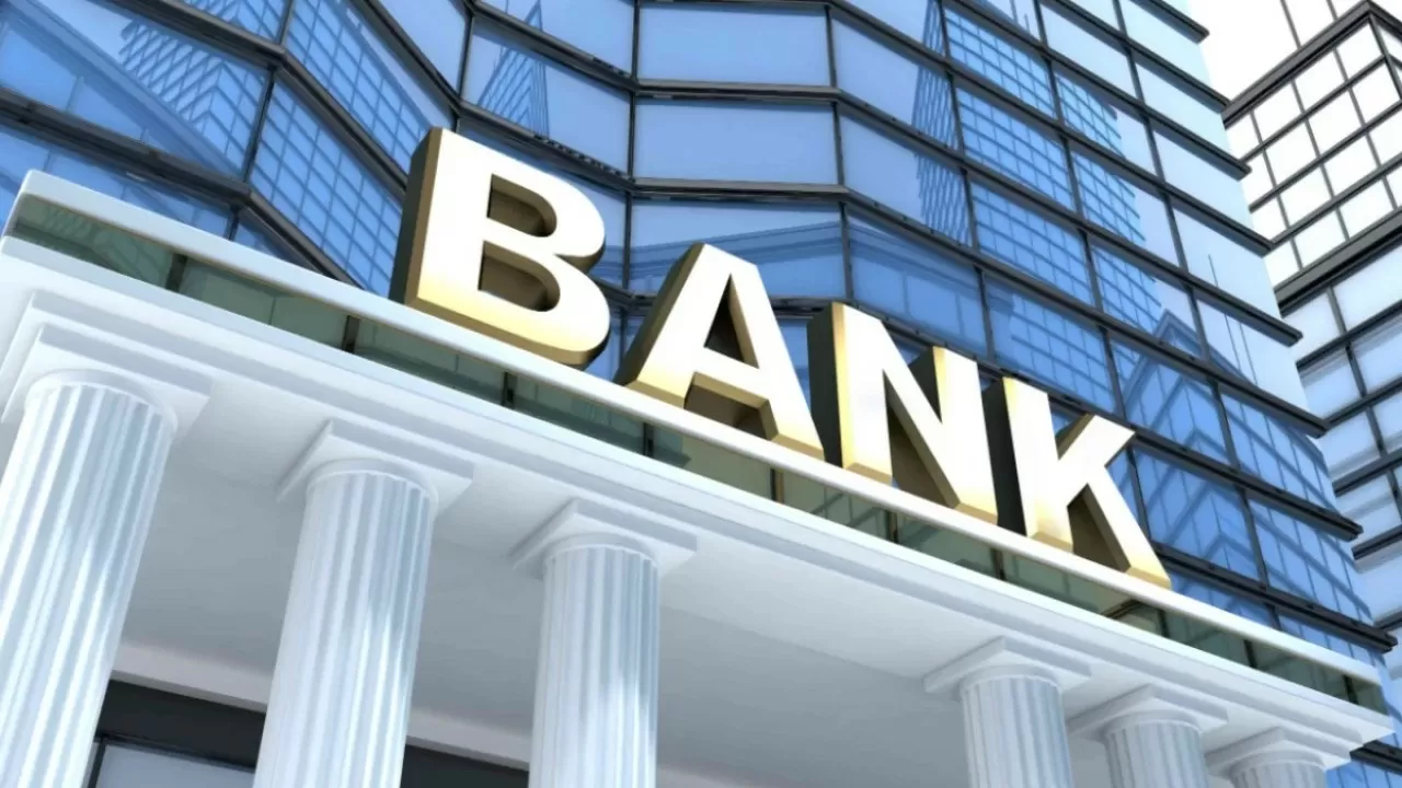 Qazaqstan bankteri jańa jyl merekesinde qalaı jumys isteıdi?